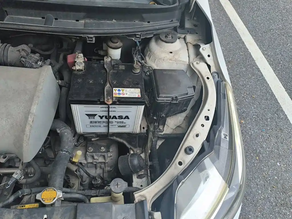 Toyota Yaris L 2015 — фото 24