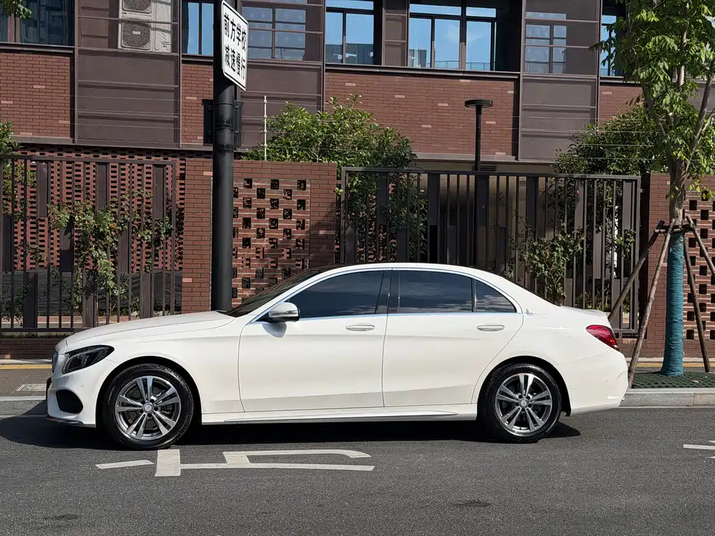 Mercedes-Benz C-Class 2017 — фото 3