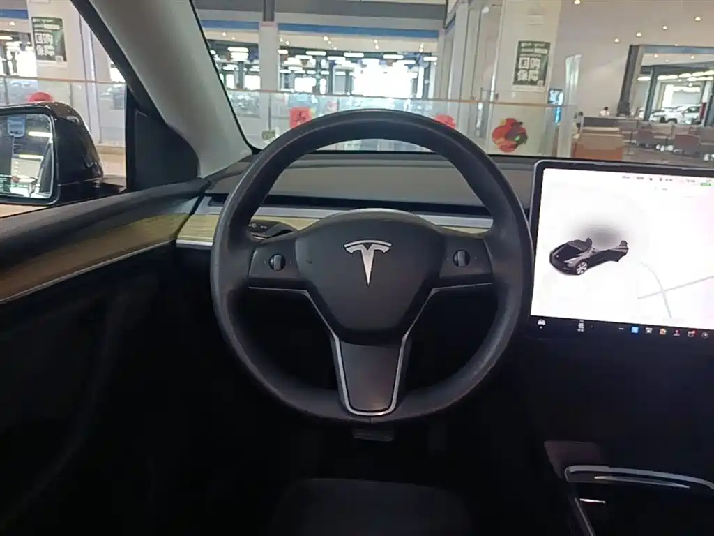 Tesla Model Y 2022 — фото 11