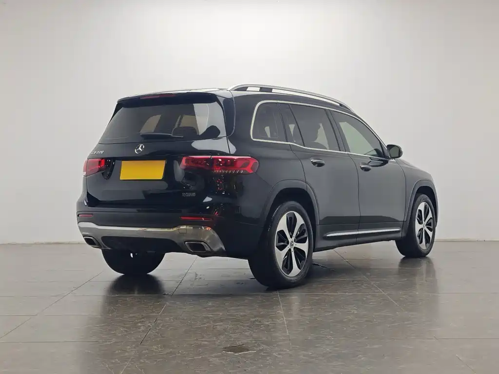Mercedes-Benz GLB 2023
