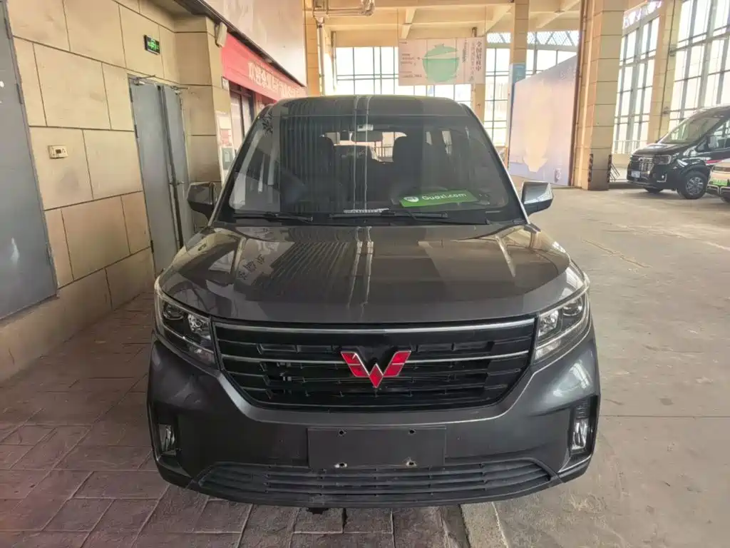 Wuling Hongguang PLUS 2021