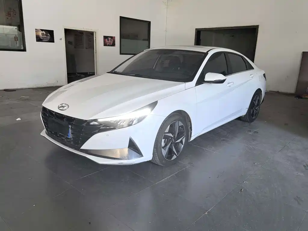 Hyundai Elantra 2023