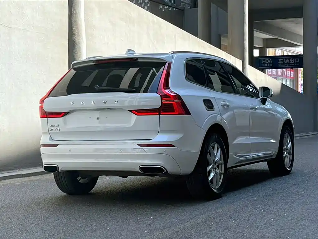 Volvo XC60 2018 — фото 5