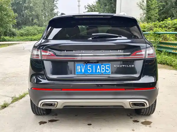 Lincoln Nautilus 2021