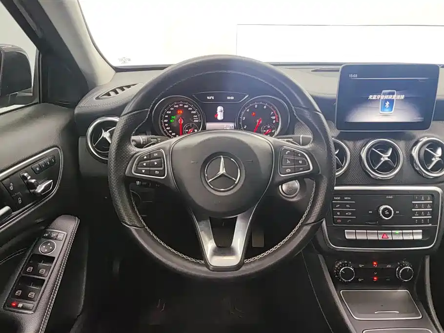 Mercedes-Benz GLA 2018 — фото 15