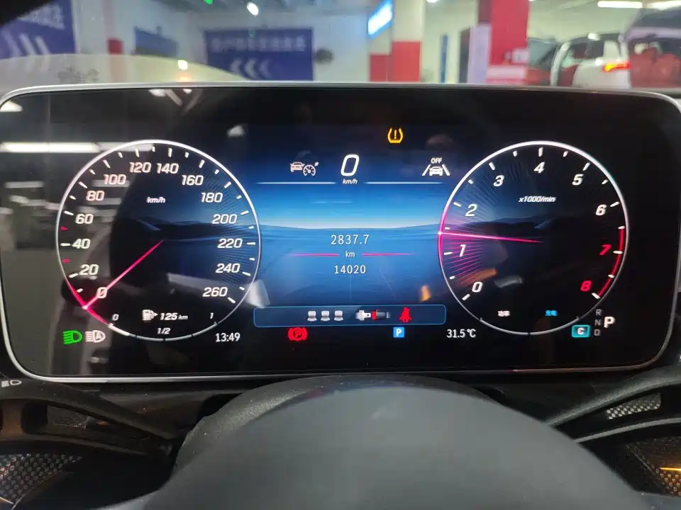 Mercedes-Benz C-Class 2025