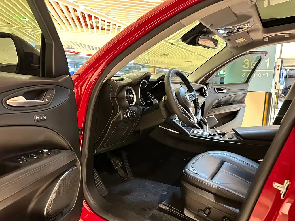 Alfa Romeo Stelvio 2017 — фото 4