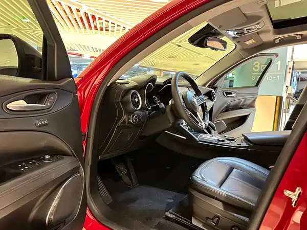 Alfa Romeo Stelvio 2017