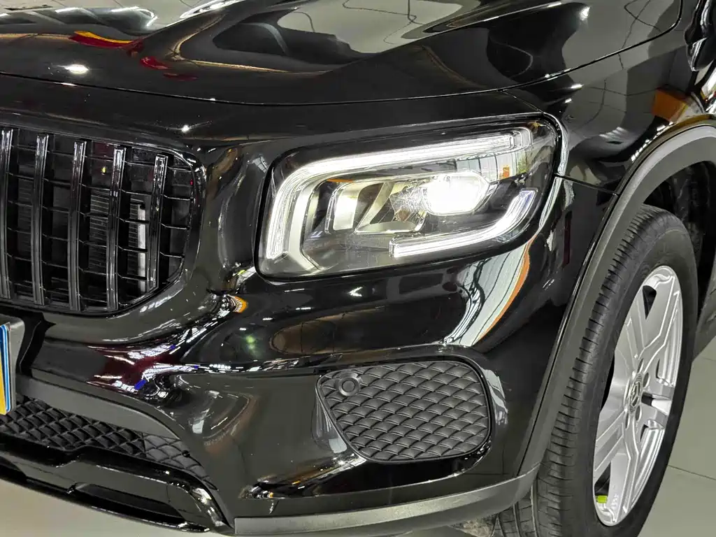 Mercedes-Benz GLB 2023