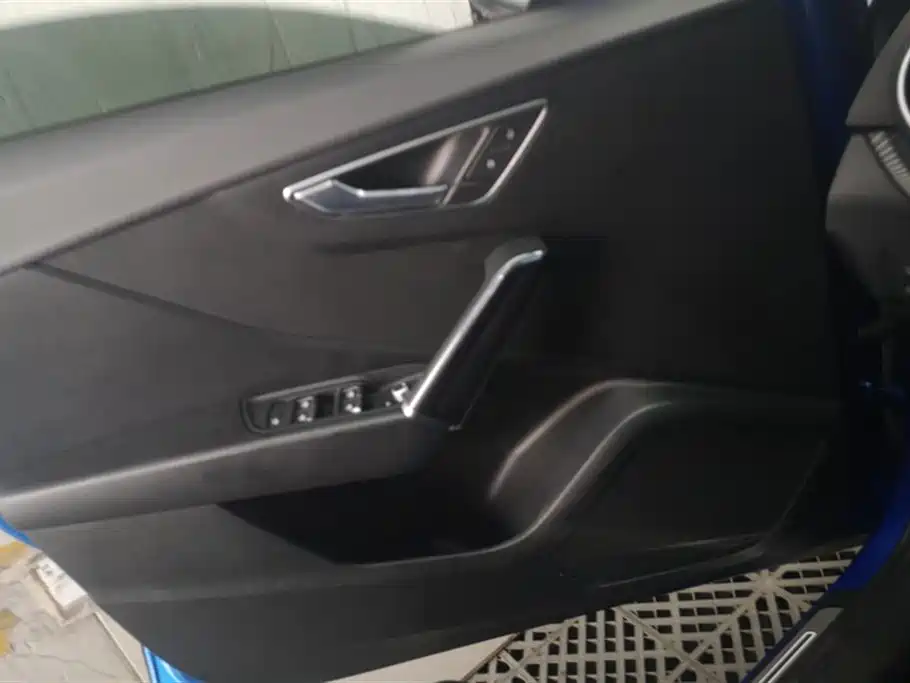 Audi Q2L E-Tron 2021