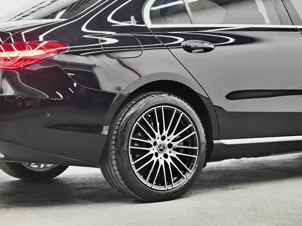 Mercedes-Benz C-Class 2023 — фото 6