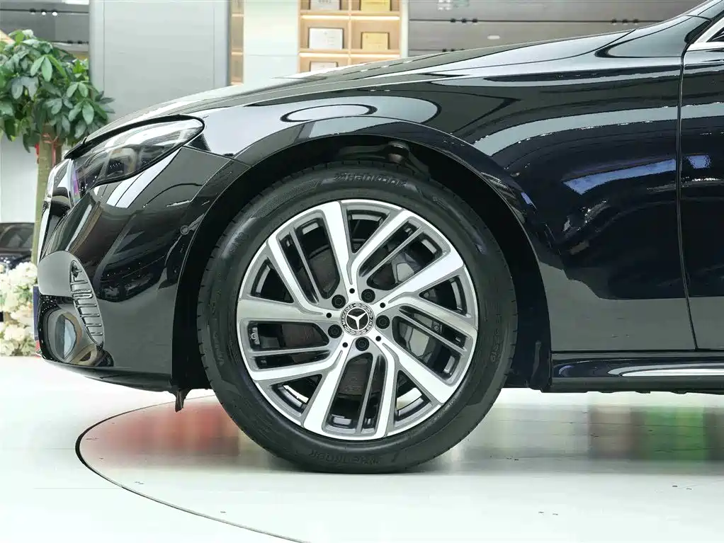 Mercedes-Benz E-Class 2025 — фото 24