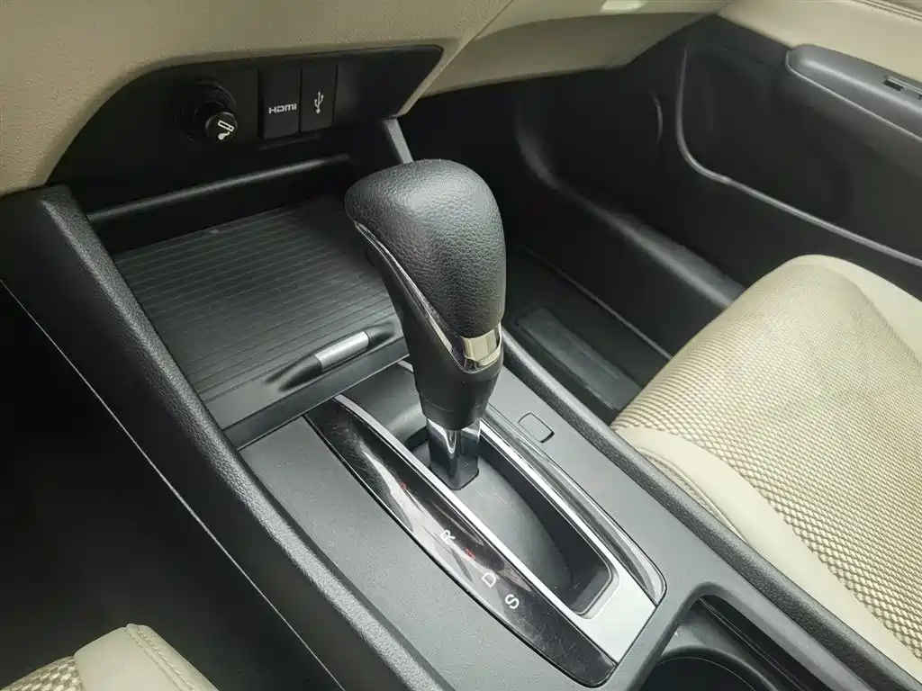 Honda Jade 2015 — фото 13