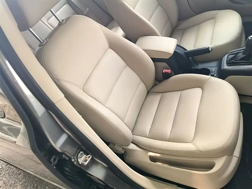 Skoda Octavia 2015 — фото 25