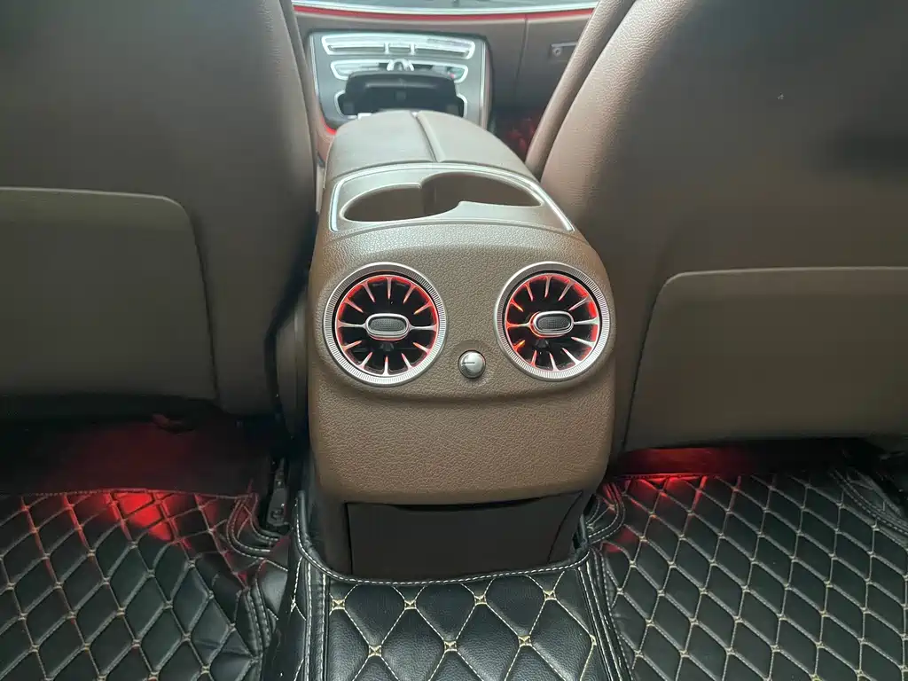Mercedes-Benz E-Class 2020 — фото 12