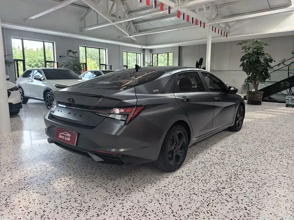 Hyundai Elantra 2023