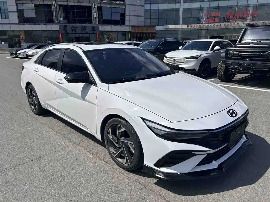 Hyundai Elantra 2023