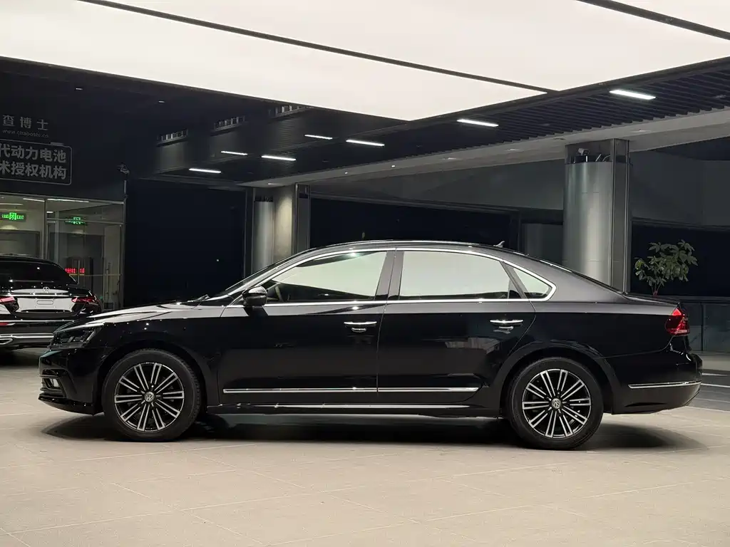 Volkswagen Passat 2018 — фото 3