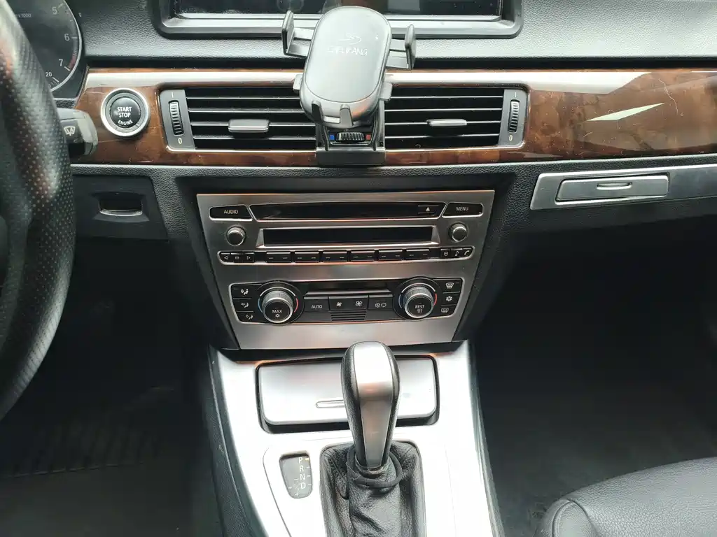 BMW 3 Series 2009 — фото 10