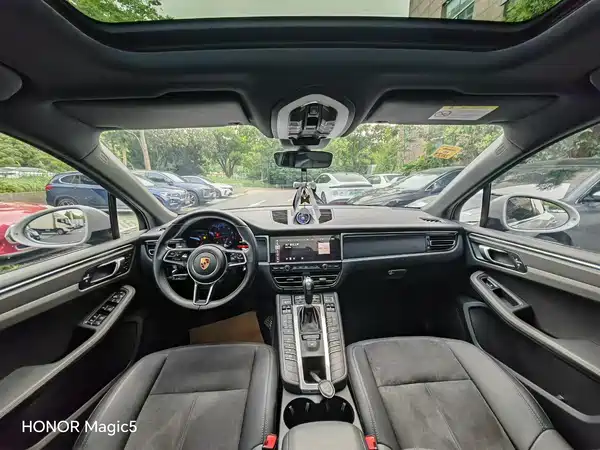 Porsche Macan 2021