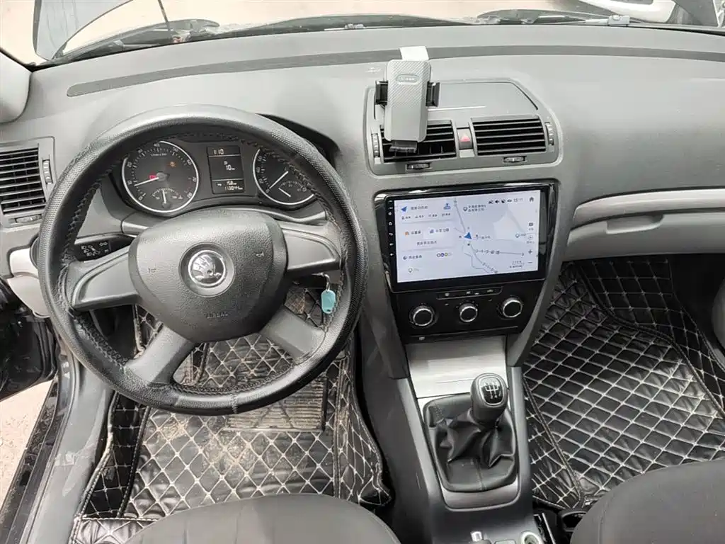 Skoda Octavia 2015 — фото 10