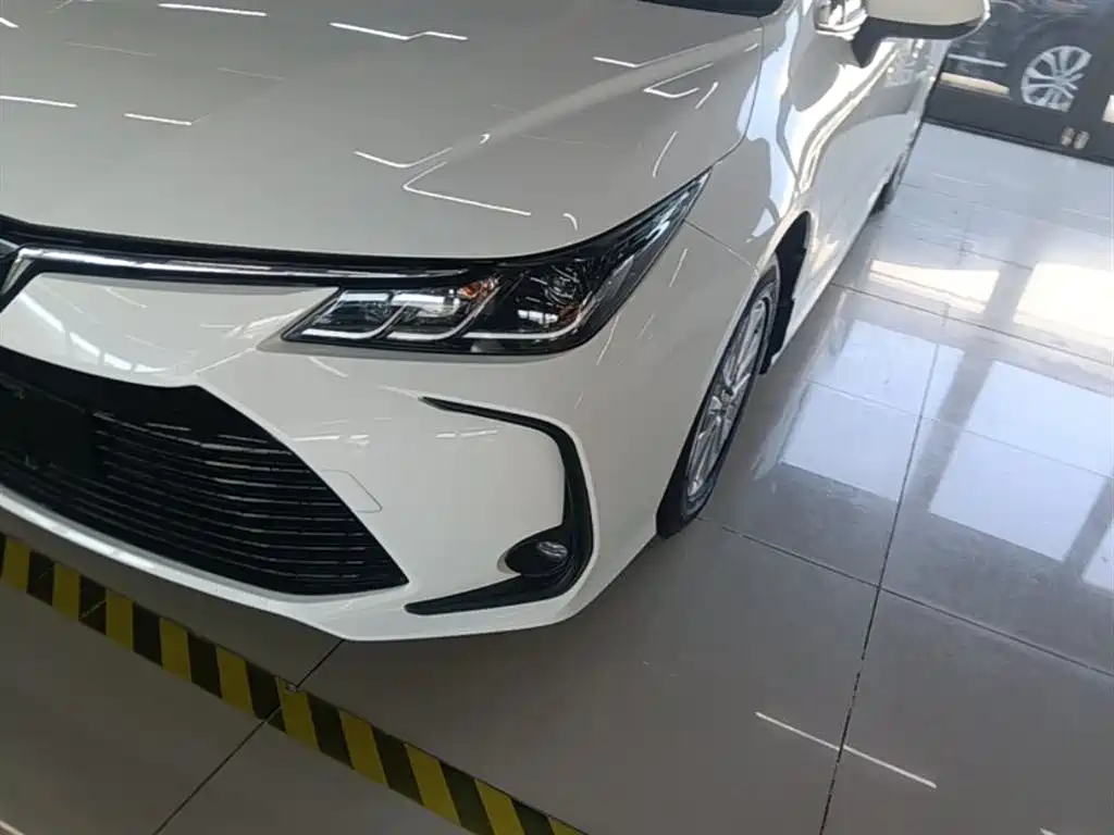Toyota Corolla 2020 — фото 24