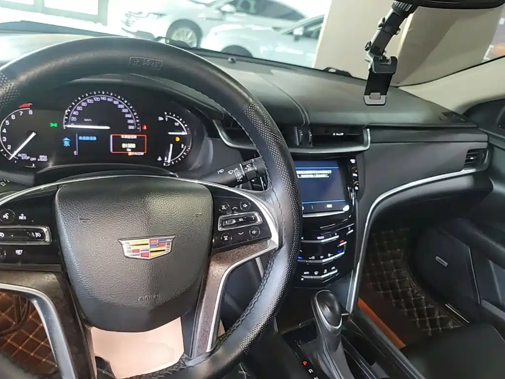 Cadillac XTS 2019 — фото 10