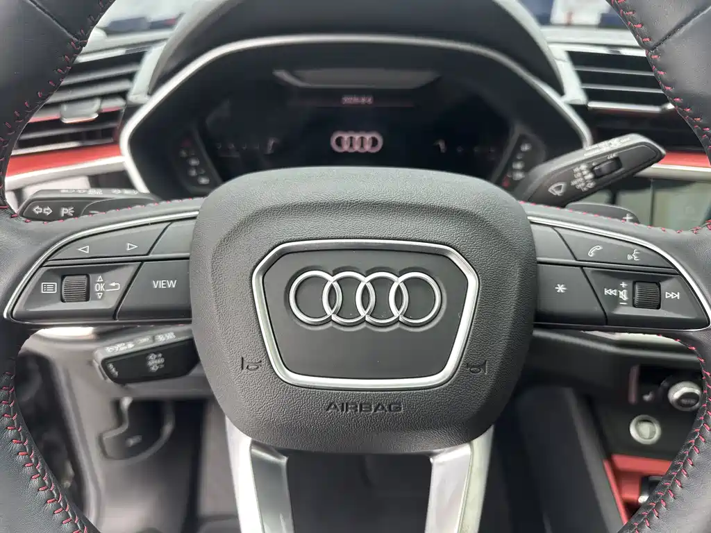 Audi Q3 2022 — фото 14