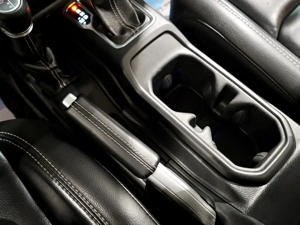 Jeep Wrangler 2021 — фото 14