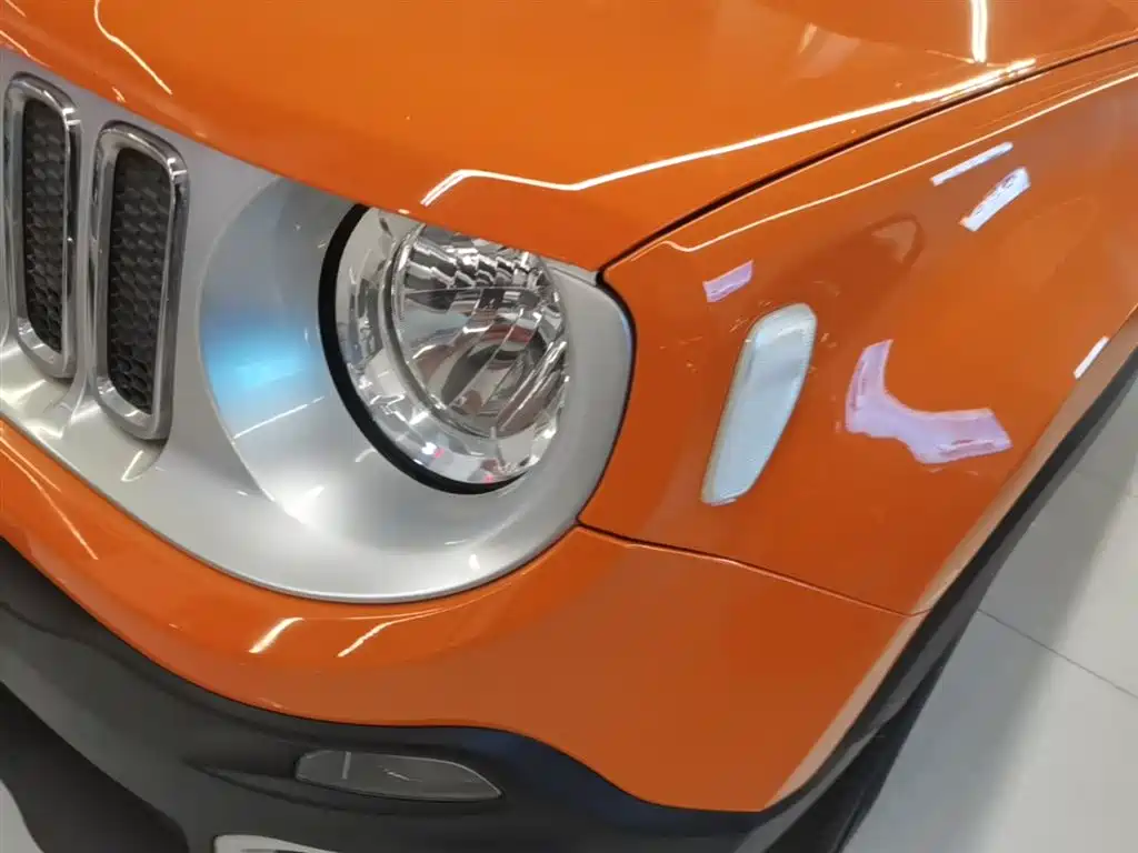 Jeep Renegade 2017 — фото 23