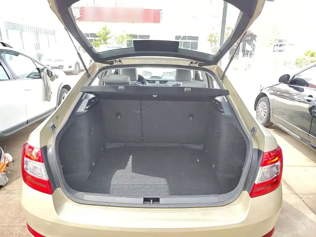 Skoda Octavia 2015 — фото 19