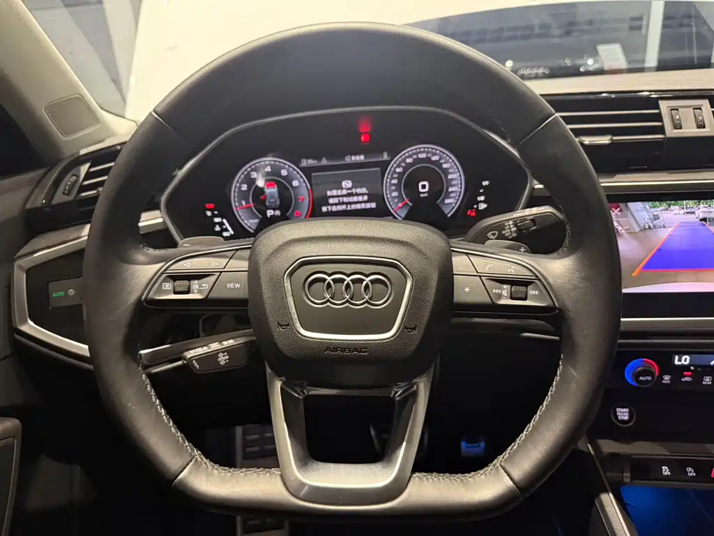 Audi Q3 2023 — фото 12
