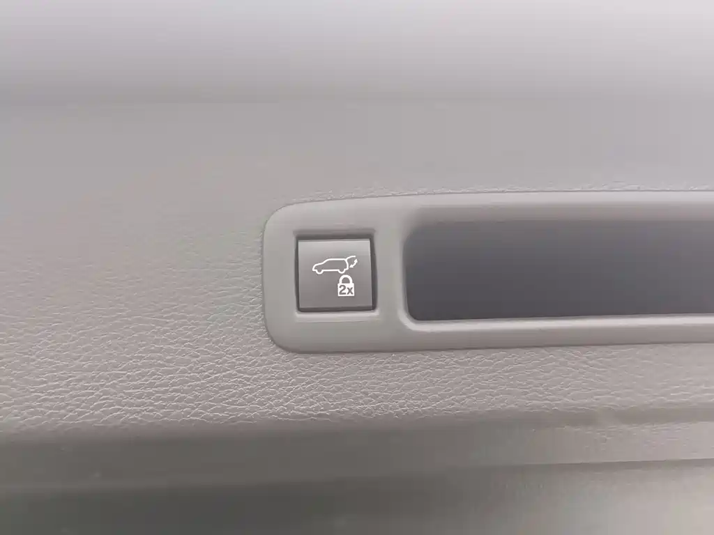 Toyota Sienna 2022 — фото 12