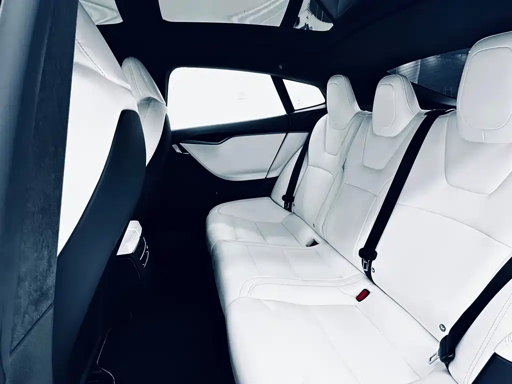 Tesla Model S 2020 — фото 12