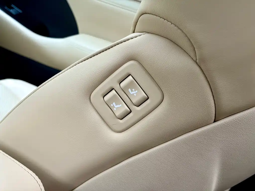 Toyota Vellfire 2021 — фото 10