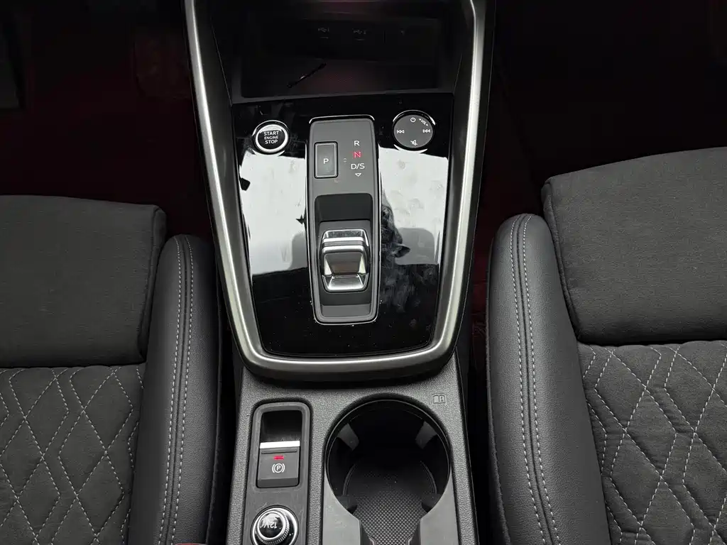 Audi A3 2023 — фото 14