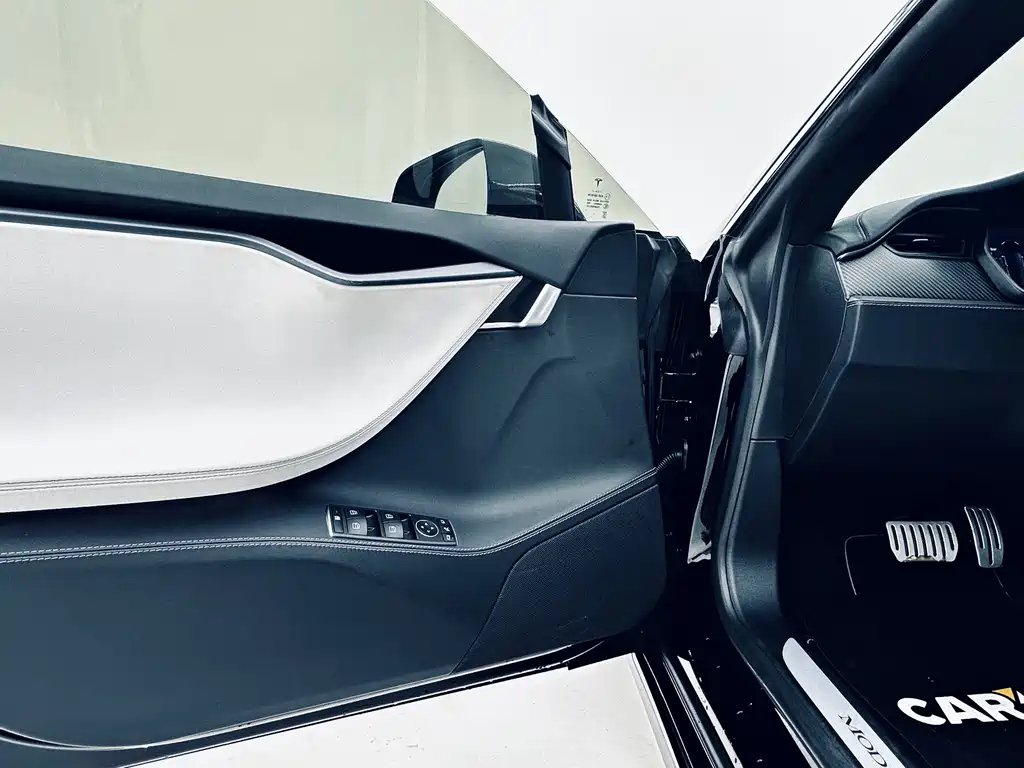 Tesla Model S 2020 — фото 13