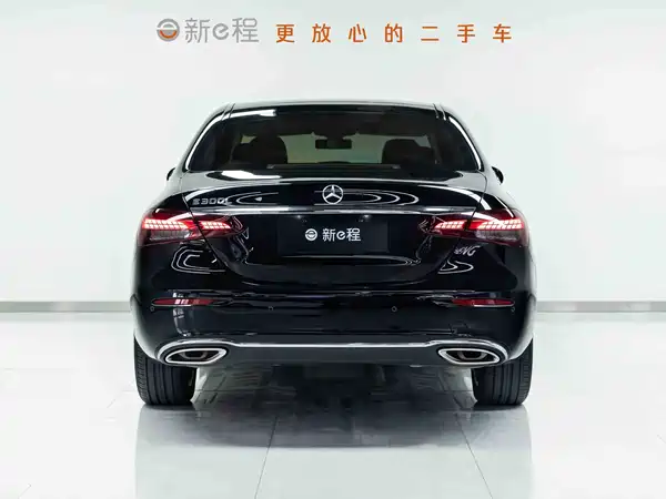 Mercedes-Benz E-Class 2022