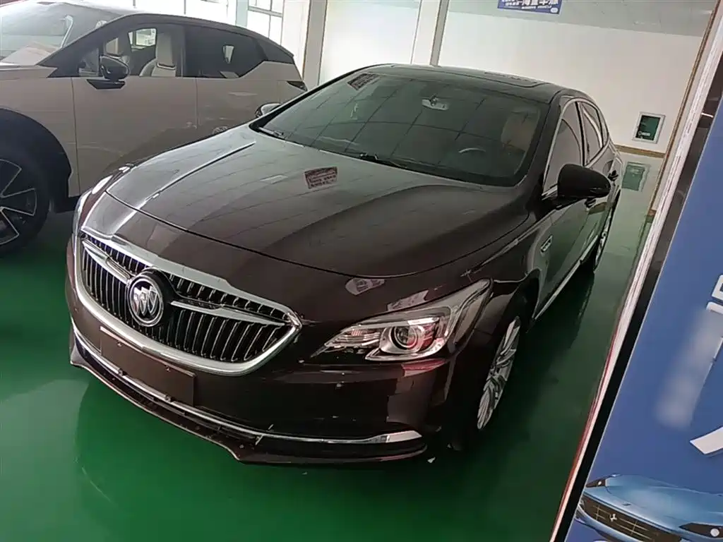 Buick LaCrosse 2017 — фото 2