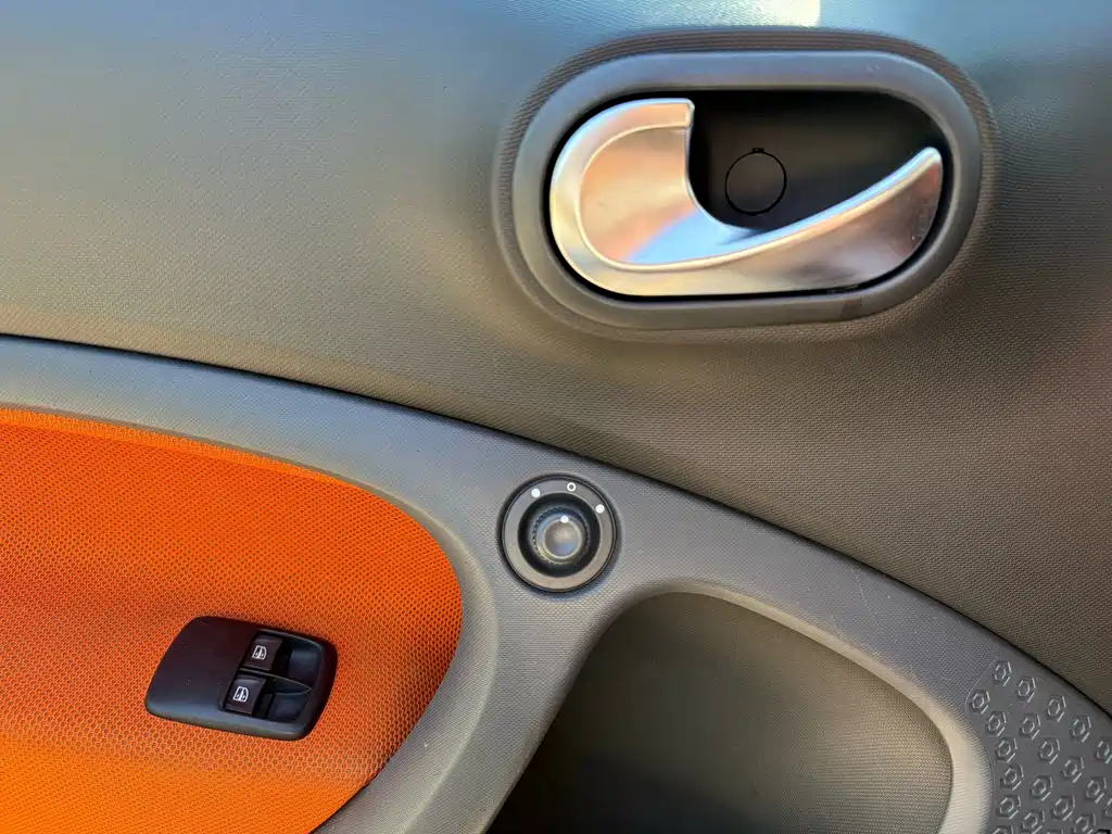 smart fortwo 2016 — фото 14