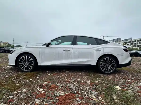 MG MG7 2023