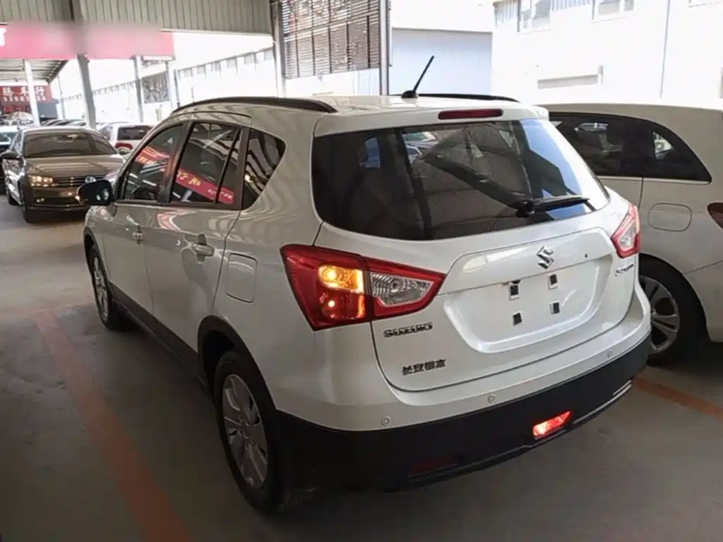 Suzuki S-Cross 2015 — фото 5