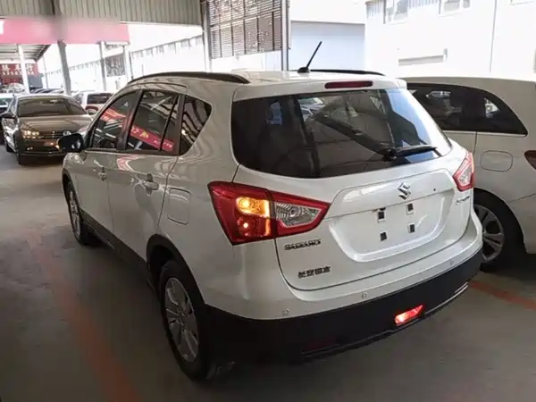 Suzuki S-Cross 2014
