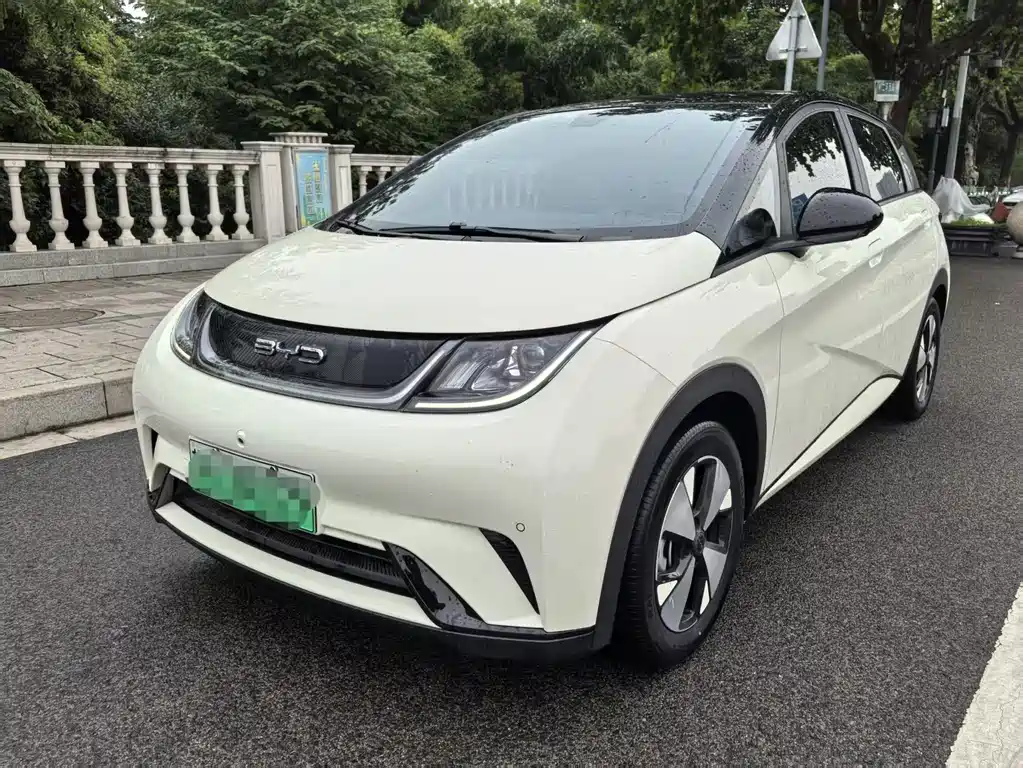 BYD Dolphin 2023