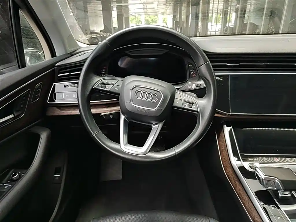 Audi Q7 2023 — фото 17