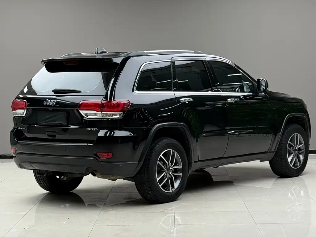 Jeep Grand Cherokee 2020 — фото 2