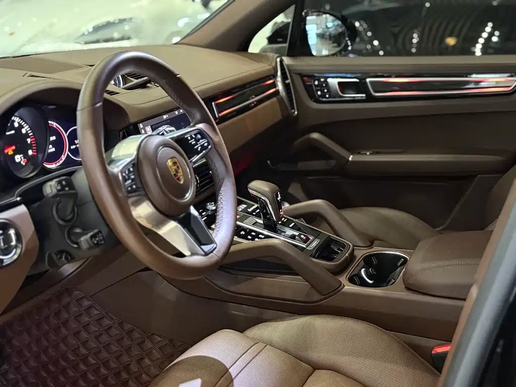 Porsche Cayenne 2021
