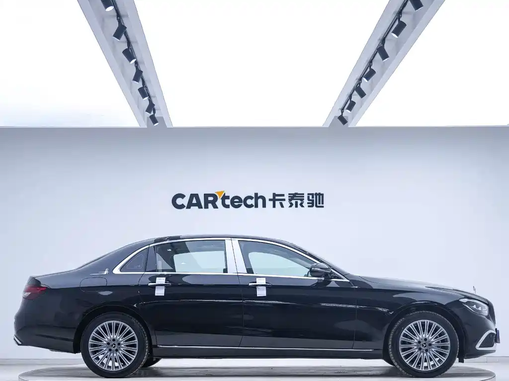 Mercedes-Benz E-Class 2023 — фото 4