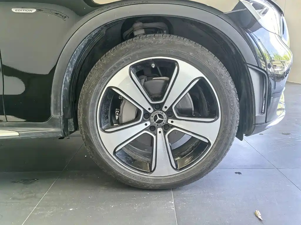 Mercedes-Benz GLC 2023