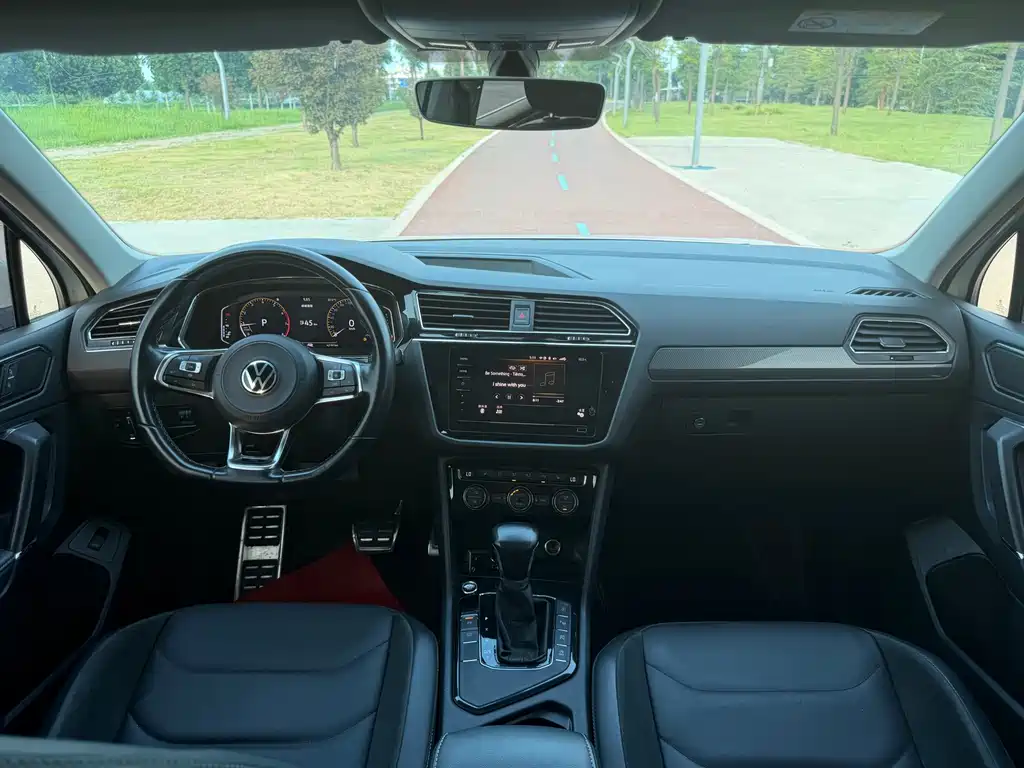 Volkswagen Tiguan L 2021 — фото 10